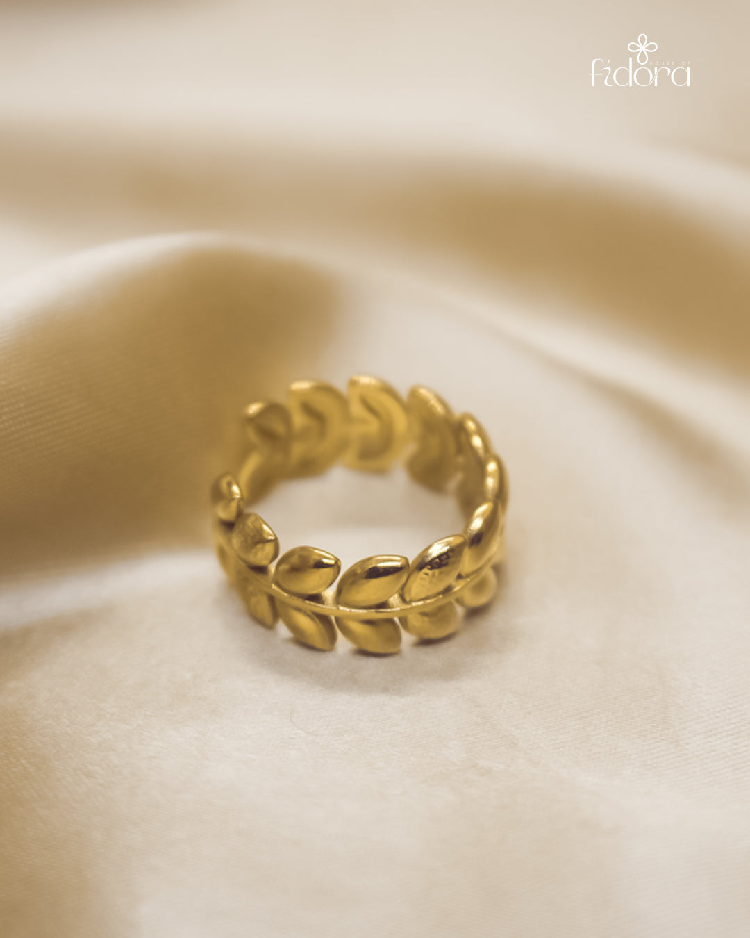 Anti tarnish flower leaf ring