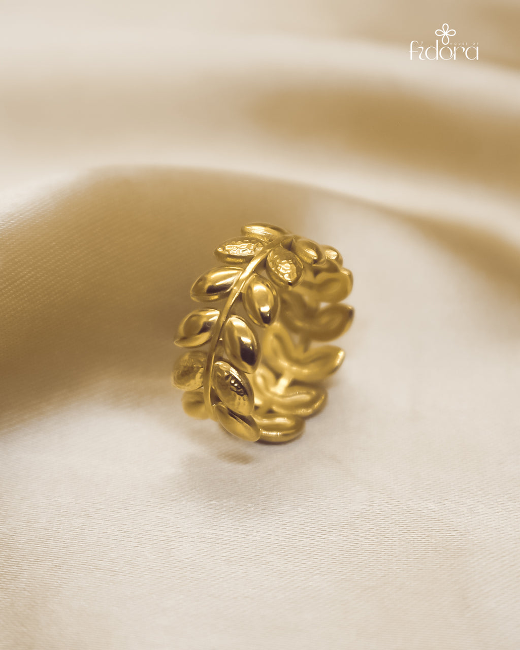 Anti tarnish flower leaf ring