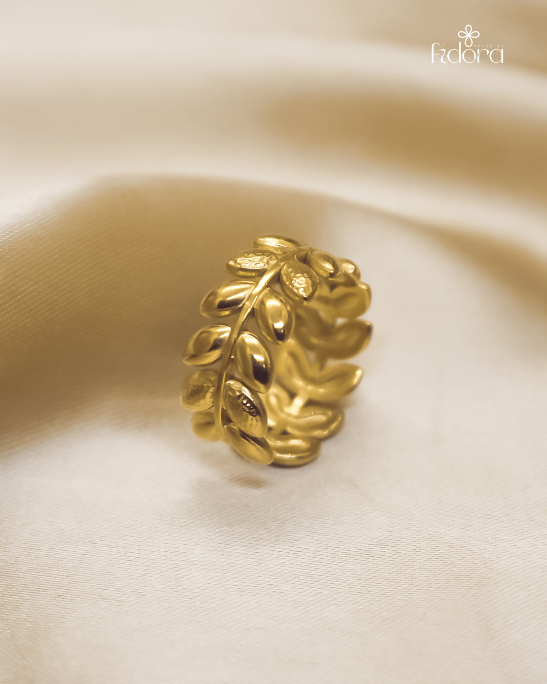 Anti tarnish flower leaf ring