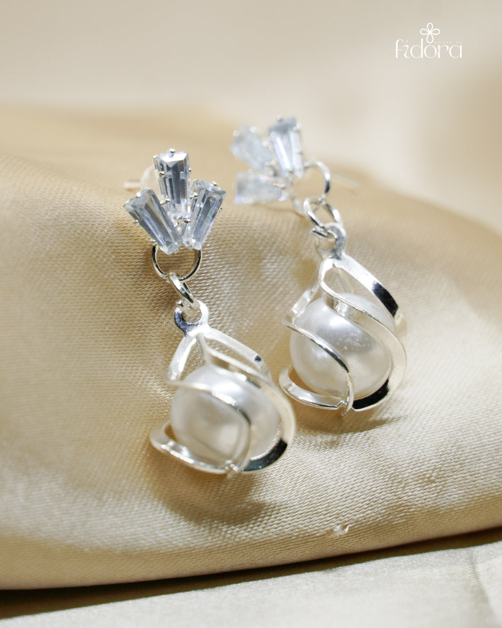 Korean Collection Pearl Earring for fashion wear