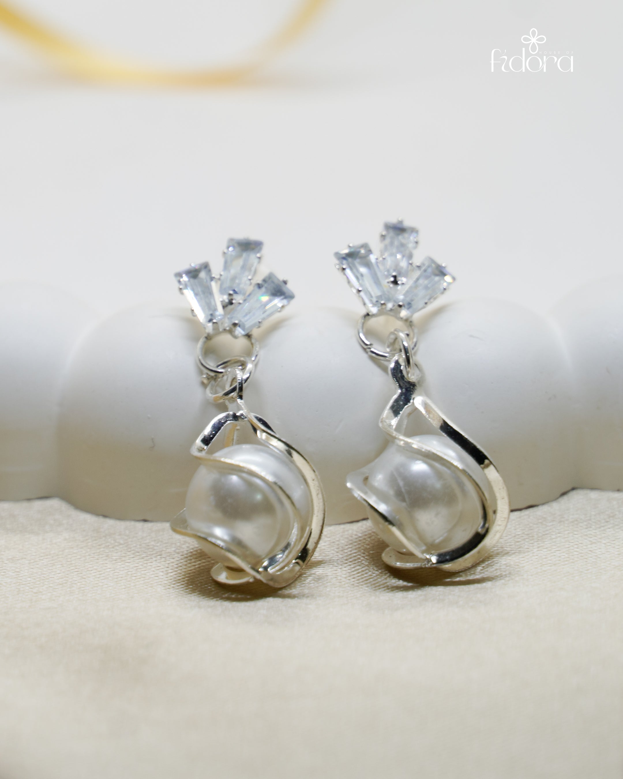 Korean Collection Pearl Earring for fashion wear
