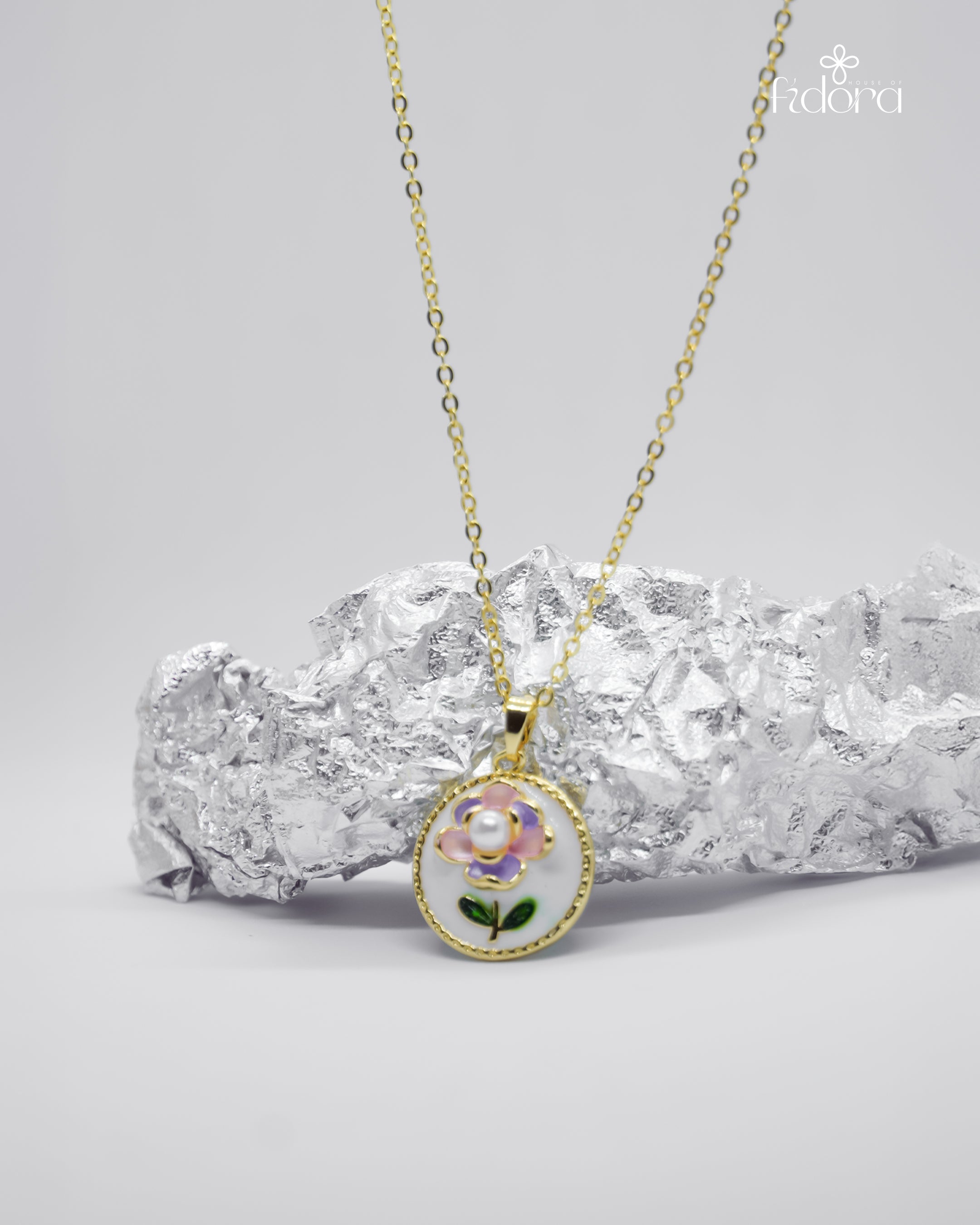 Ceramic pendant anti tarnish latest edition pendant chain to shop online from House of Fidora